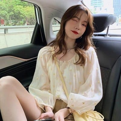 프랑스식 꽃무늬 쉬폰 여성 셔츠 여름 2026 새로운 디자인 센스 작은 대중 주간 실크 자외선 차단 셔츠 하지마. 이미지 3