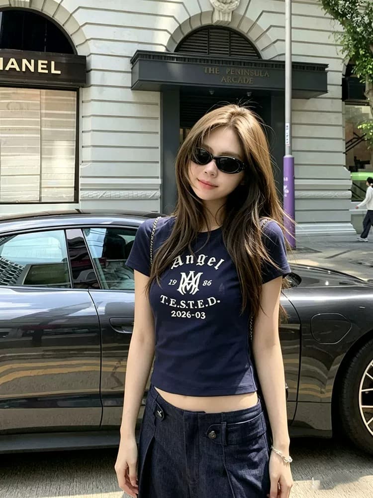 새로운 2026 몸매 가꾸기 슬림해 보이는 긍정적 인 어깨 반팔 티셔츠 여성 이미지 4