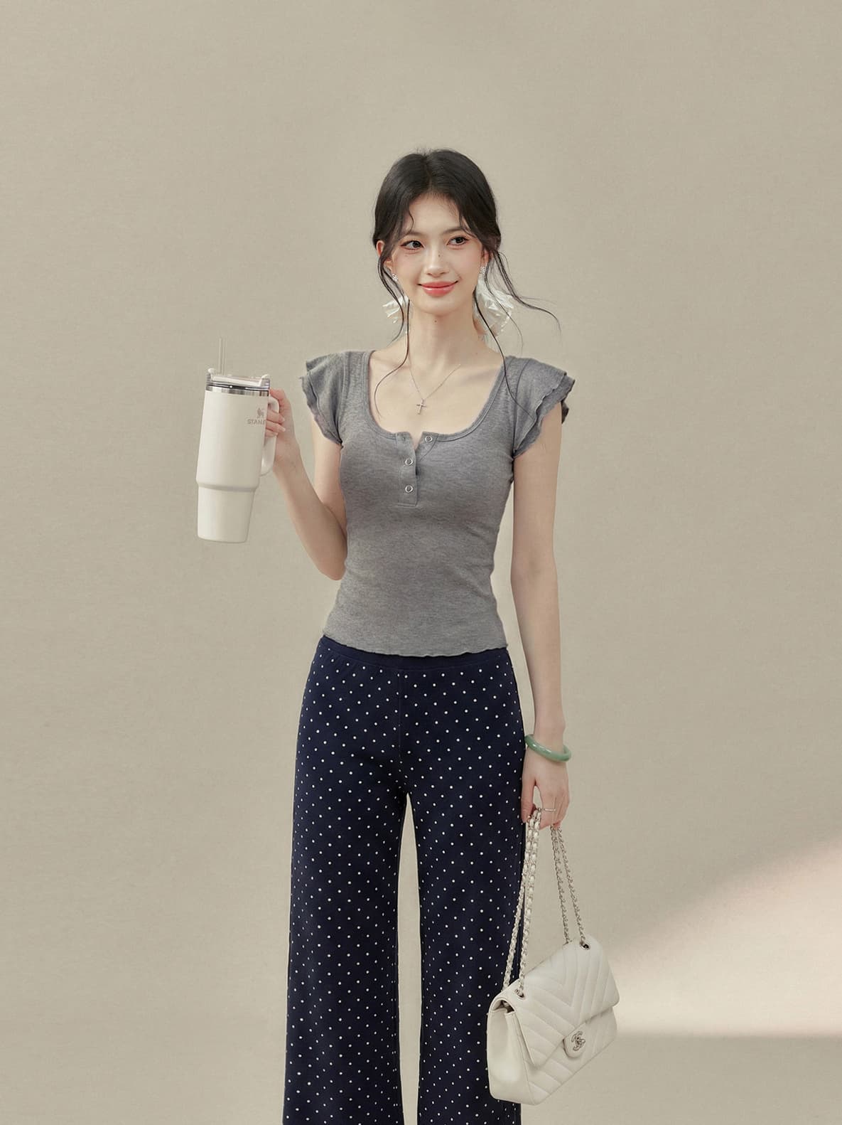경관 그림 1 1 순면 리브 210 그램 반팔 티셔츠 여성 의류 여름 새로운 디자인 센스 작은 날다 소매 u 칼라 맨위 이미지 4