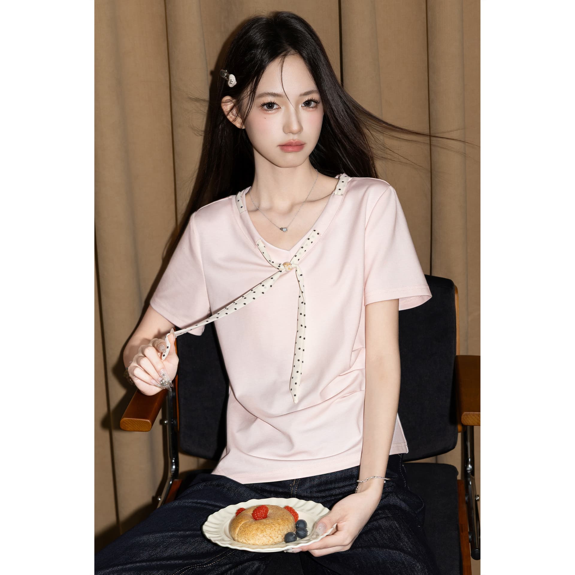 경관 그림 물 부드러운 면 양면 220 그램 반팔 티셔츠 여성 여름 새로운 디자인 센스 도트 무늬 스카프 V넥 맨위 이미지 3