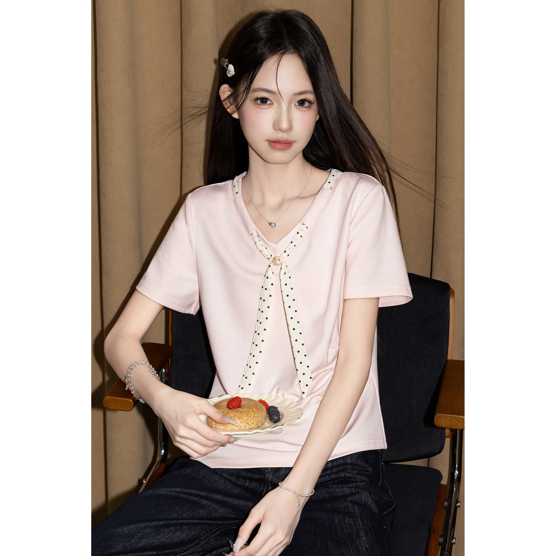 경관 그림 물 부드러운 면 양면 220 그램 반팔 티셔츠 여성 여름 새로운 디자인 센스 도트 무늬 스카프 V넥 맨위 이미지 4