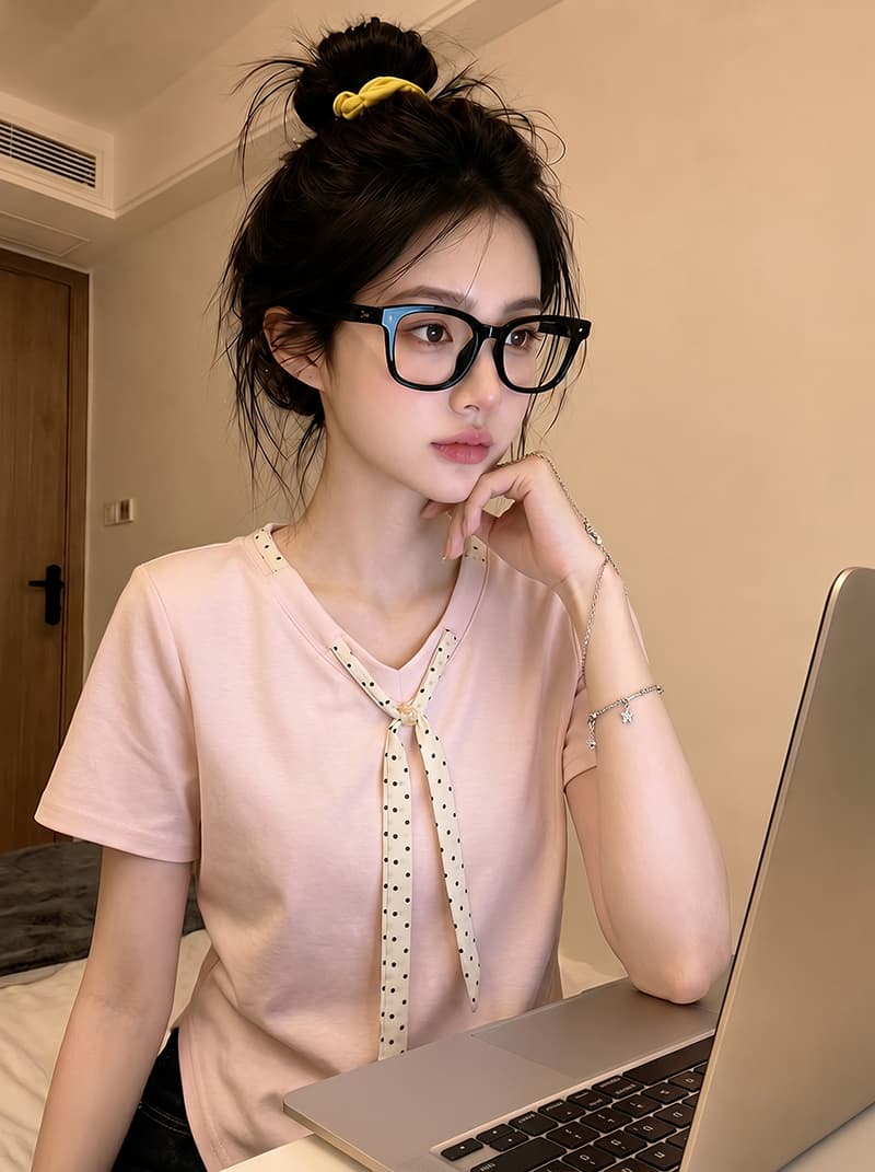 경관 그림 물 부드러운 면 양면 220 그램 반팔 티셔츠 여성 여름 새로운 디자인 센스 도트 무늬 스카프 V넥 맨위 상세 이미지 5