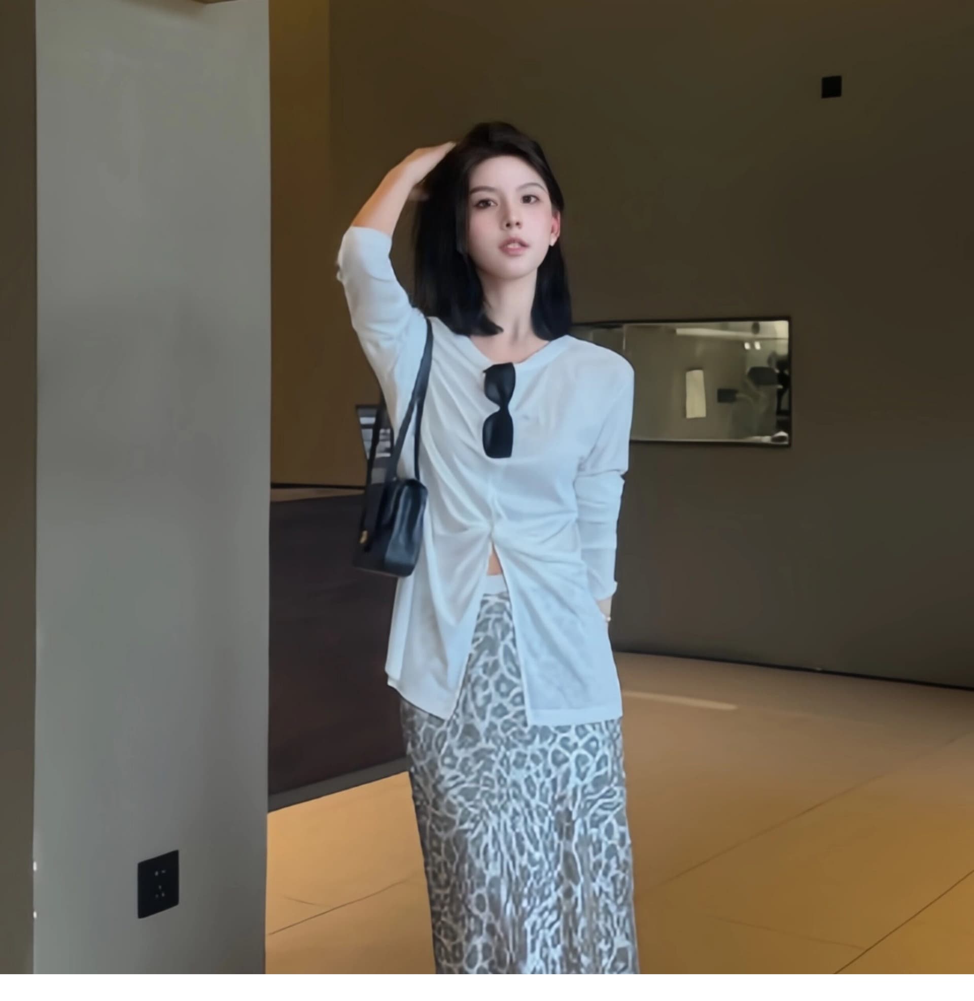 단색 라운드 넥 비틀림 트임 긴팔 티셔츠 여성 도루 센스 루즈핏 표지 고기 슬림해 보이는 디자인 센스 다용도 자외선 차단 맨위 상세 이미지 2