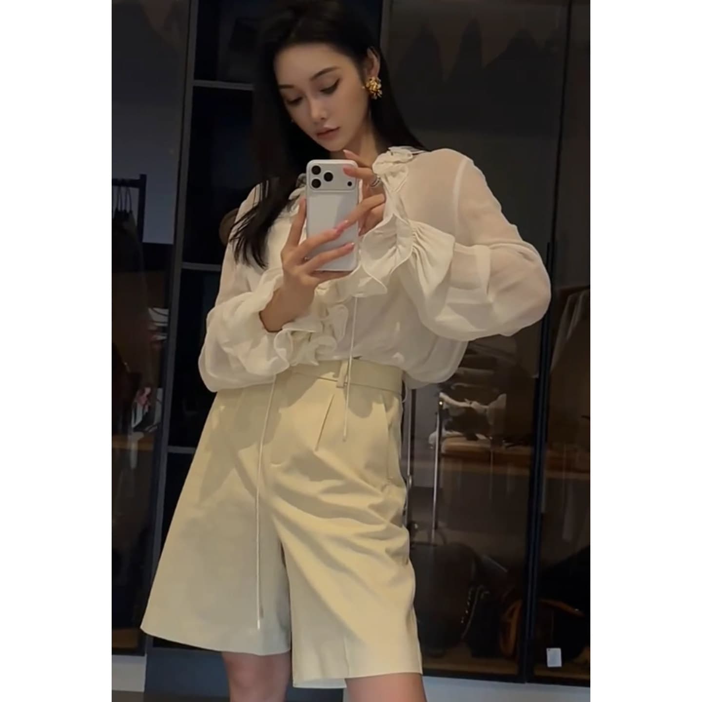 고급 프릴 얇은 스타일 V넥 긴팔 여성 셔츠 여름 루즈핏 다용도 마이크로 ~을 통해 나팔 소매 자외선 차단 블라우스 맨위 이미지 2