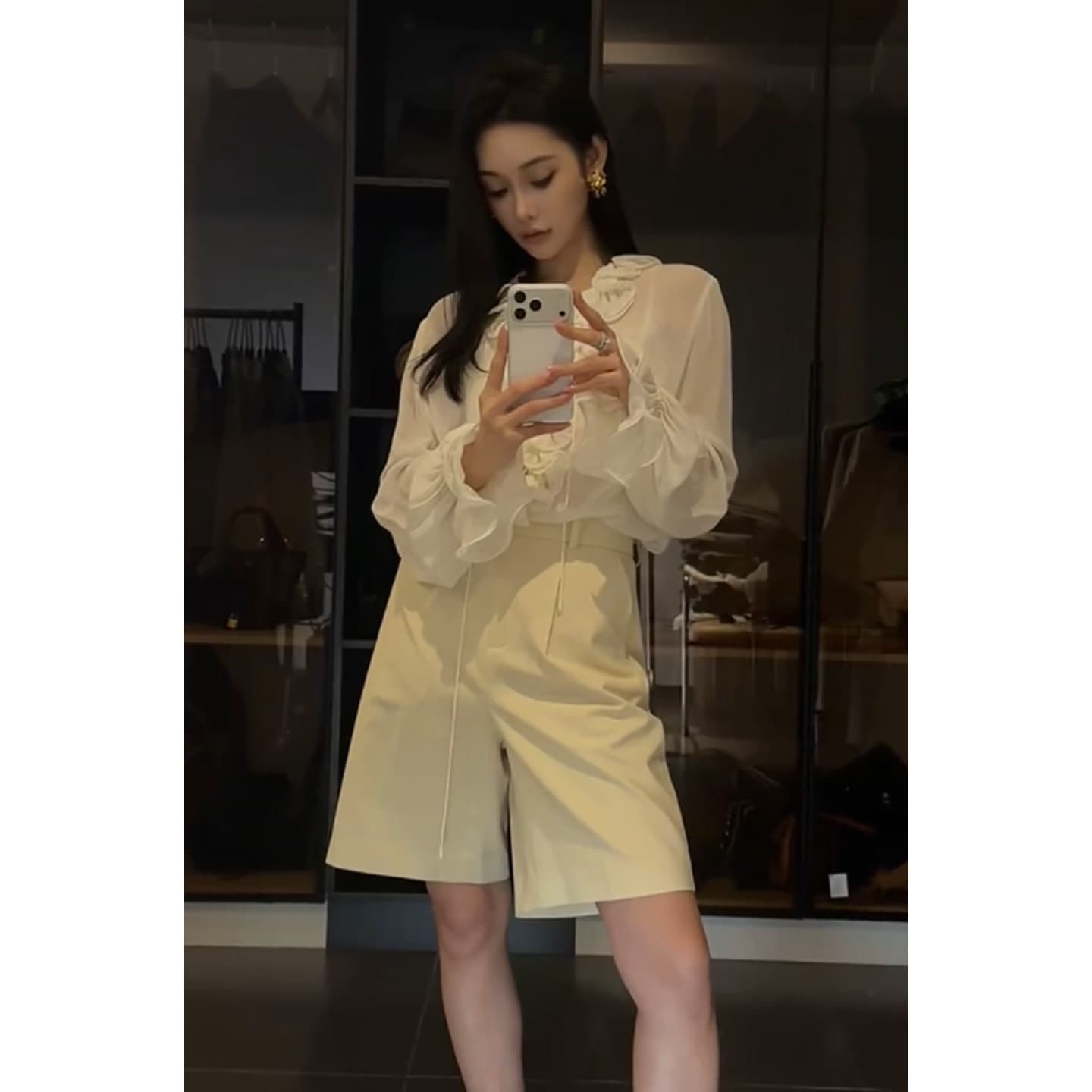 고급 프릴 얇은 스타일 V넥 긴팔 여성 셔츠 여름 루즈핏 다용도 마이크로 ~을 통해 나팔 소매 자외선 차단 블라우스 맨위 상세 이미지 2