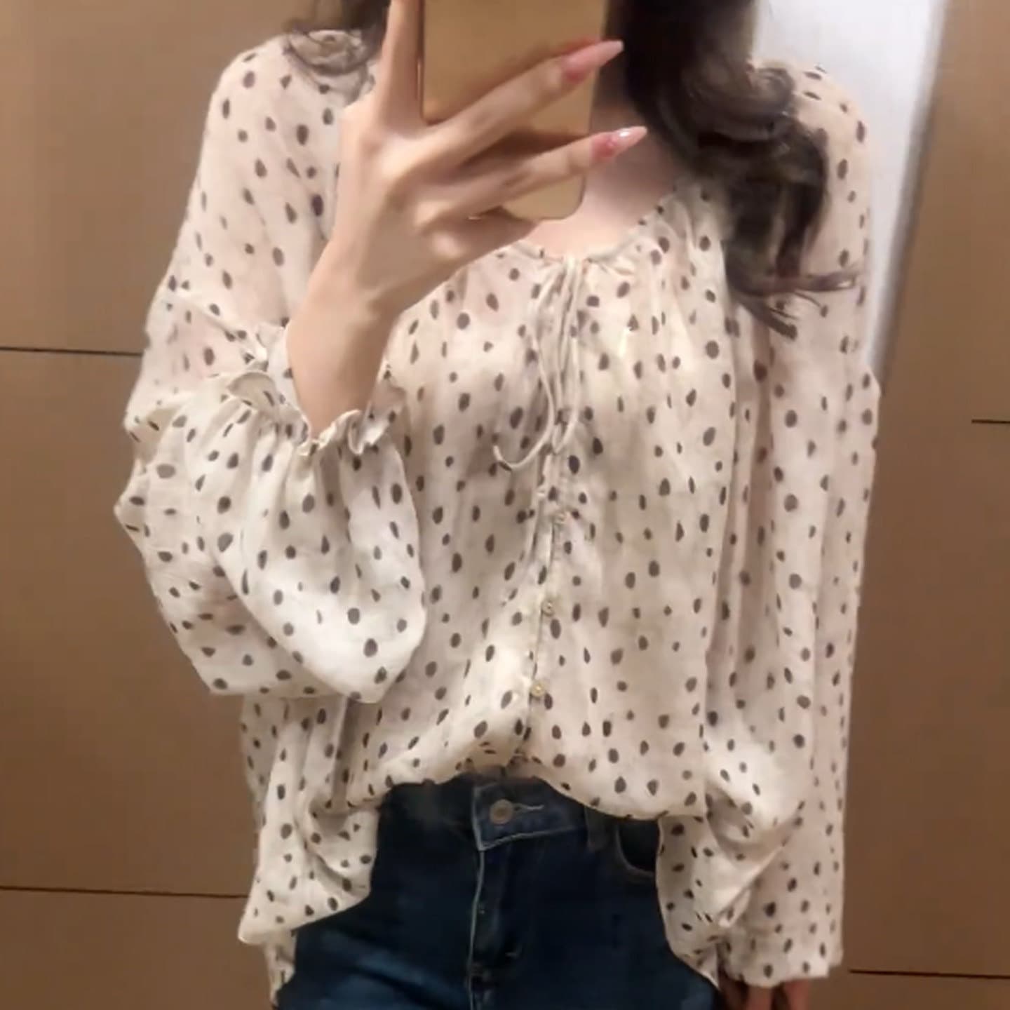 프랑스식 레이스업 도트 무늬 시폰 셔츠 여성 여름 새로운 고급 센스 빛 럭셔리 루즈핏 슬림해 보이는 외출용 얇은 작은 셔츠 맨위 이미지 5
