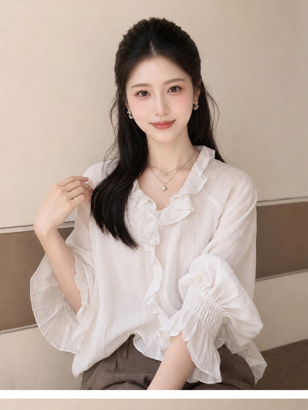 부드러운 바람 화이트 프릴 V넥 여성 셔츠 여름 26 새로운 프랑스식 거품 소매 품격 출퇴근 착용 잡아라. 의류 상세 이미지 3
