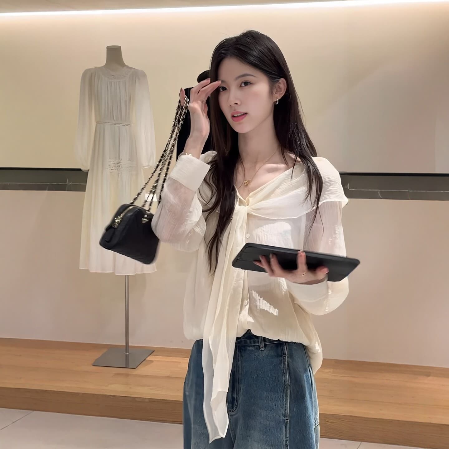 한국 스타일 화이트 리본 긴팔 오프숄더 여성 셔츠 이른 가을 새로운 품격 다용도 레이스업 셔츠 느슨함 센스 맨위 이미지 2