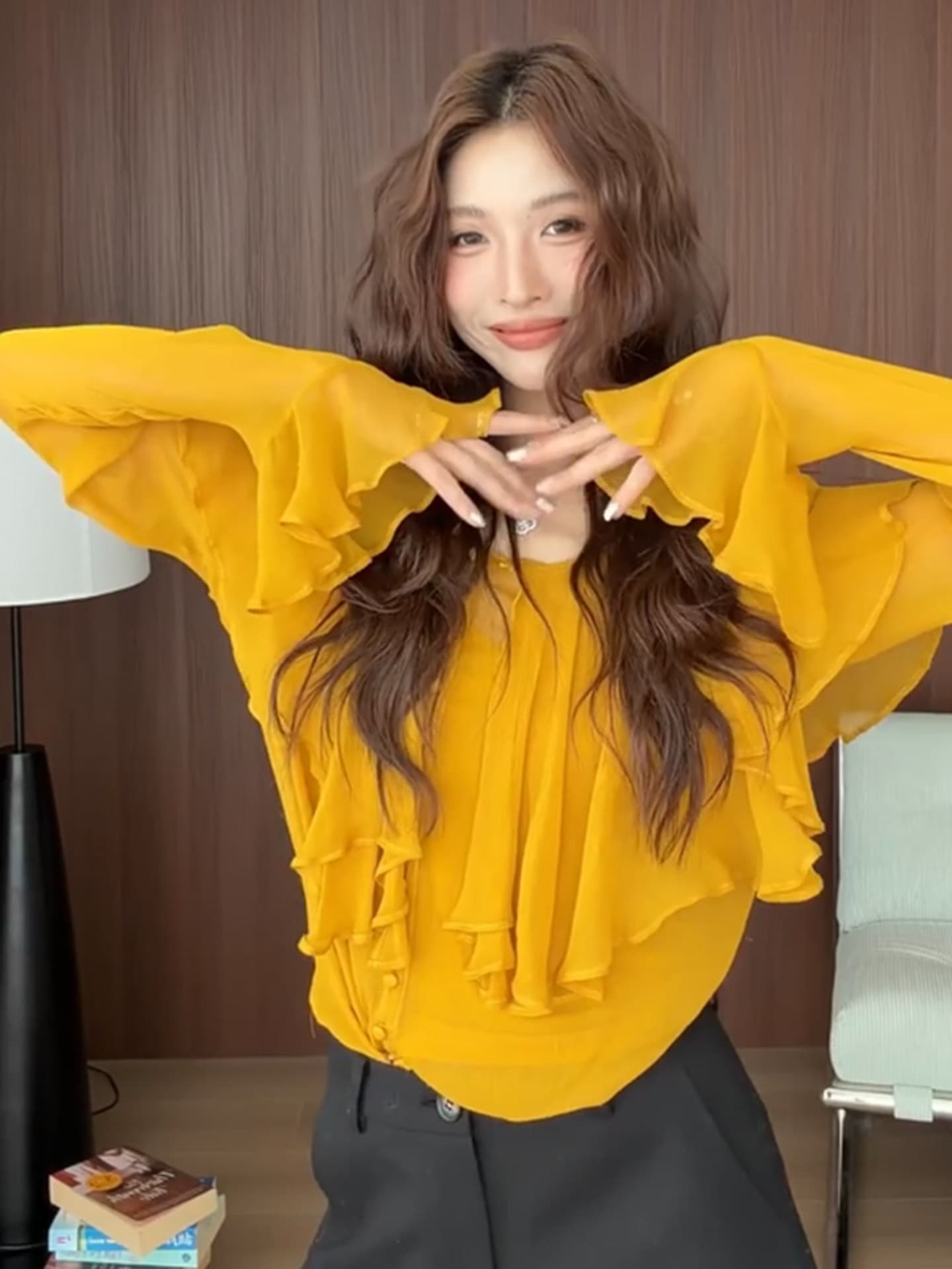 프랑스식 심황 색상 프릴 쉬폰 여성 셔츠 이른 가을 고유 한 아름다운 나팔 소매 허리 수축 쇼트 스타일 요정 가스 의류 이미지 2