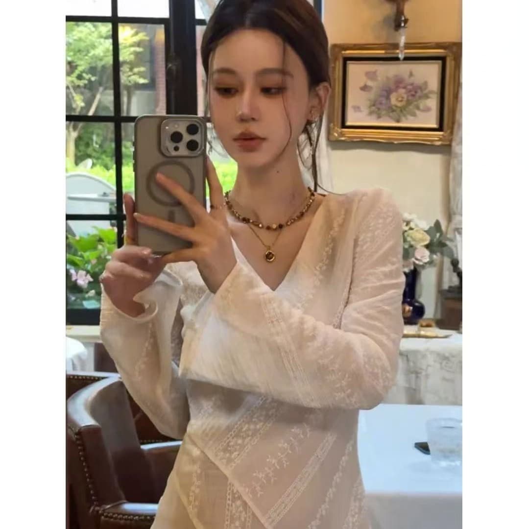 우아함 품격 나팔 소매 V넥 드레스 여성 의류 2026 가을 새로운 천 금빛 바람 아름다운 허리 수축 길다 치마 이미지 5