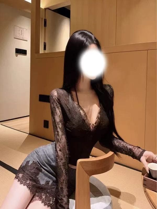 순수한 욕망 바람 핫걸 몸매 가꾸기 페이크 레이어드 레이스 맨위 하이웨이스트 슬림해 보이는 타이트 레이스 조각 섹시함 타이트 스커트 미니 스커트 이미지 3