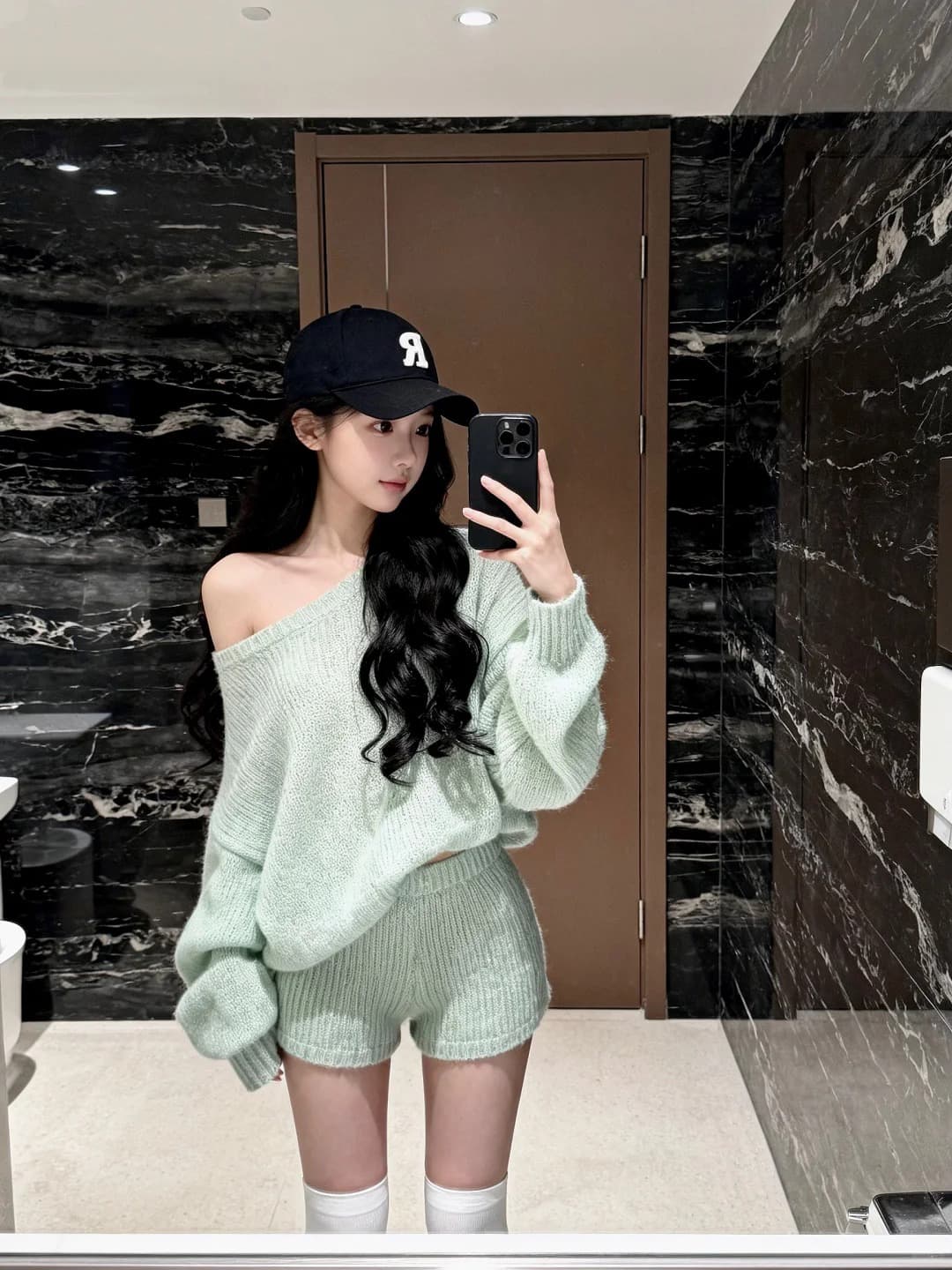 한 부서 비스듬한 어깨 느긋한 바람 느슨함 센스 품격 루즈핏 풀오버 하이웨이스트 스트레이트 반바지 두 조각 여성 세트 가을 겨울 상세 이미지 1