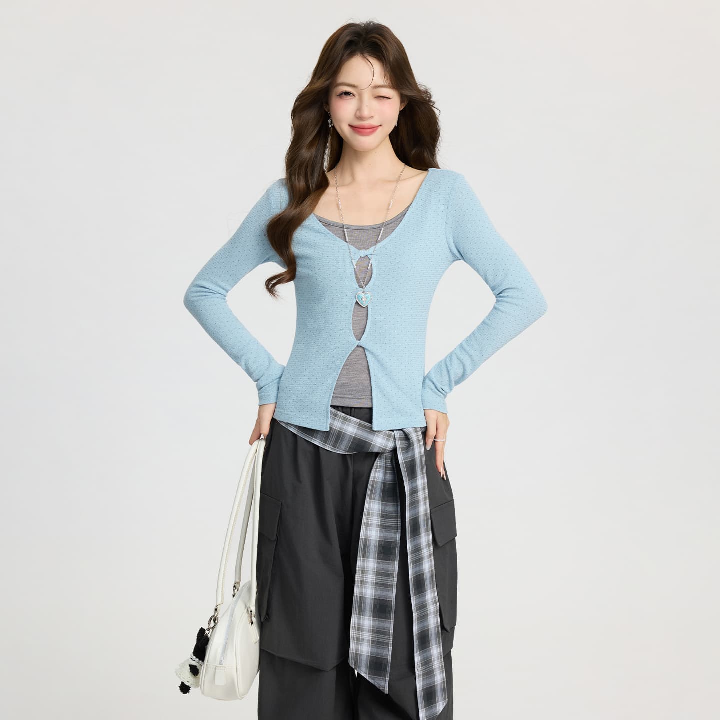 실사 진짜 저렴한 가격 라운드 넥 도트 무늬 비틀림 긴팔 티셔츠 여성 기본 셔츠 인사이드 가져 가라. 봄 몸매 가꾸기 페이크 레이어드 맨위 상세 이미지 1