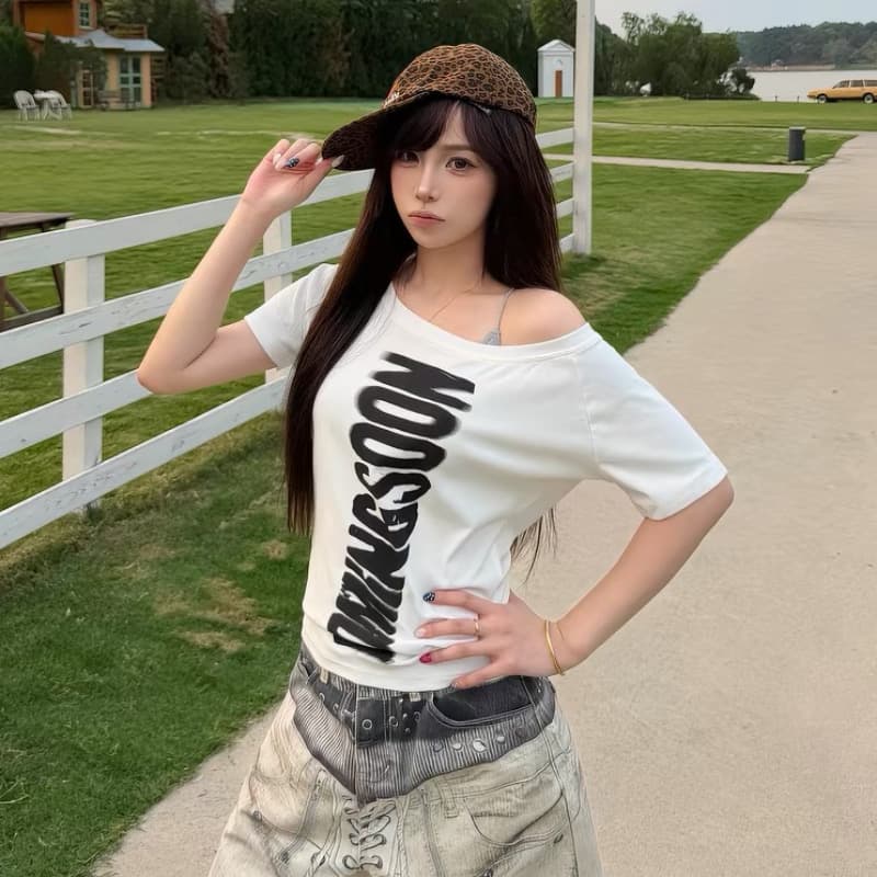 아메리칸 핫걸 비스듬한 어깨 알파벳 프린트 반팔 티셔츠 여성
