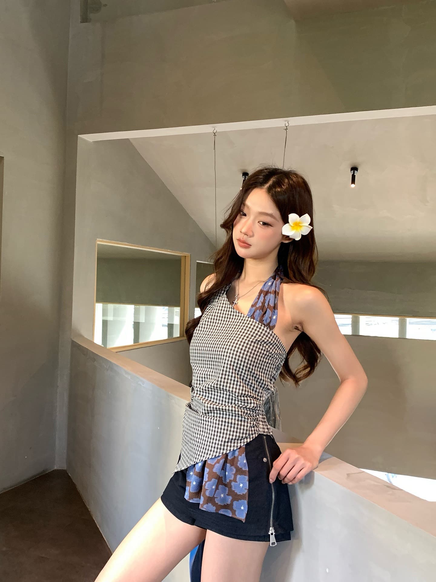 캐미솔 여름 외출용 아름다움 뒤로 체크무늬 디자인 센스 고유 한 아름다운 몸매 가꾸기 민소매 행침 목 작은 대중 맨위 이미지 2