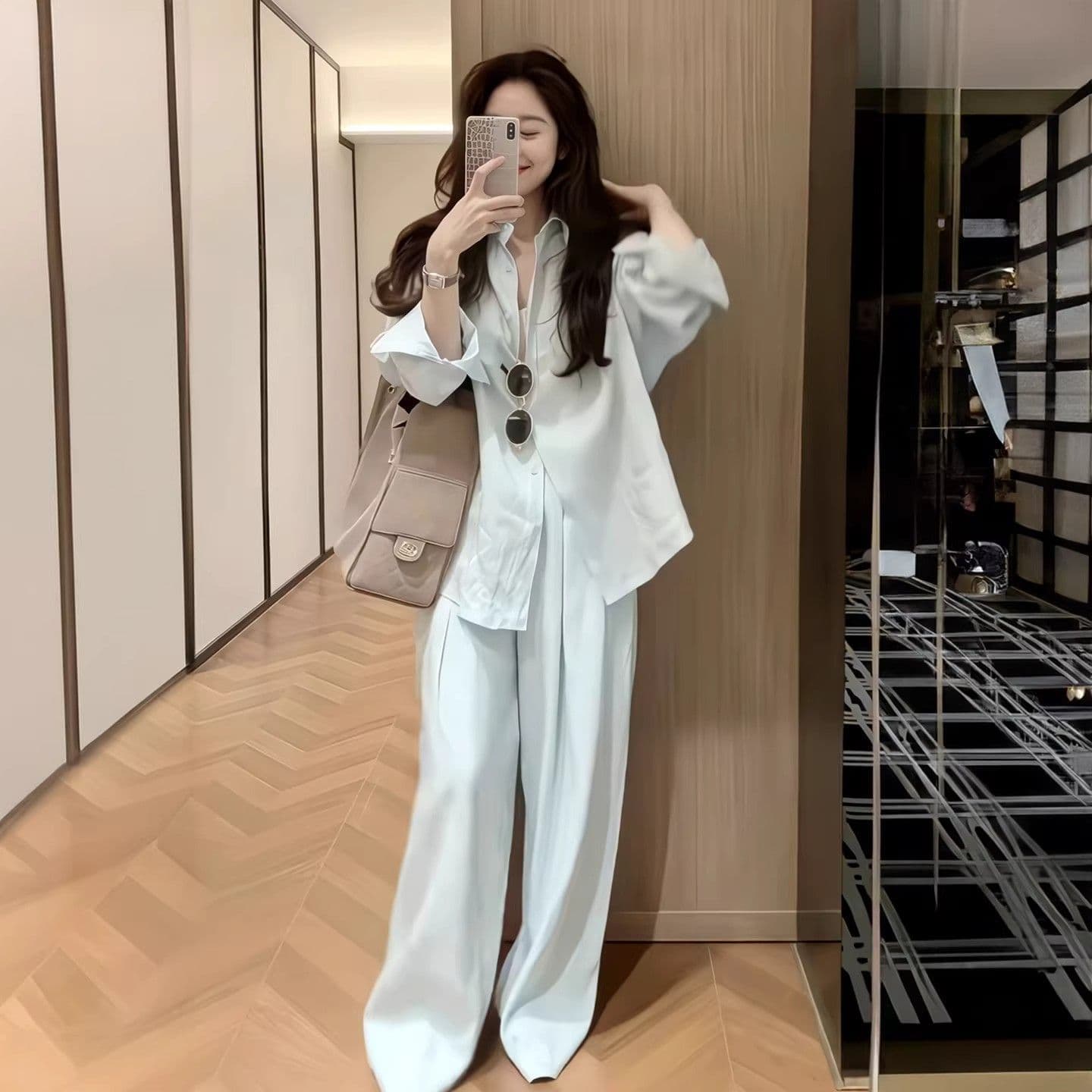 디스플레이 화이트 익스트림 제인 바람 느슨함 센스 셔츠 세트 여성 봄 가을 오래된 돈 바람 국방 사이 두 세트 와이드 레그 팬츠 슬림해 보이는 착용 가져 가라. 이미지 5