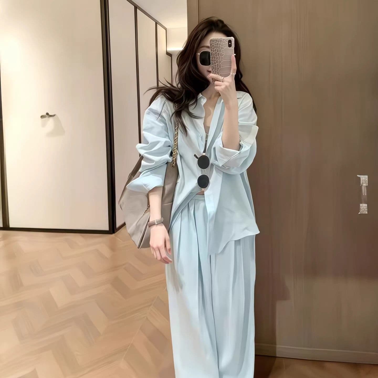 디스플레이 화이트 익스트림 제인 바람 느슨함 센스 셔츠 세트 여성 봄 가을 오래된 돈 바람 국방 사이 두 세트 와이드 레그 팬츠 슬림해 보이는 착용 가져 가라. 상세 이미지 1