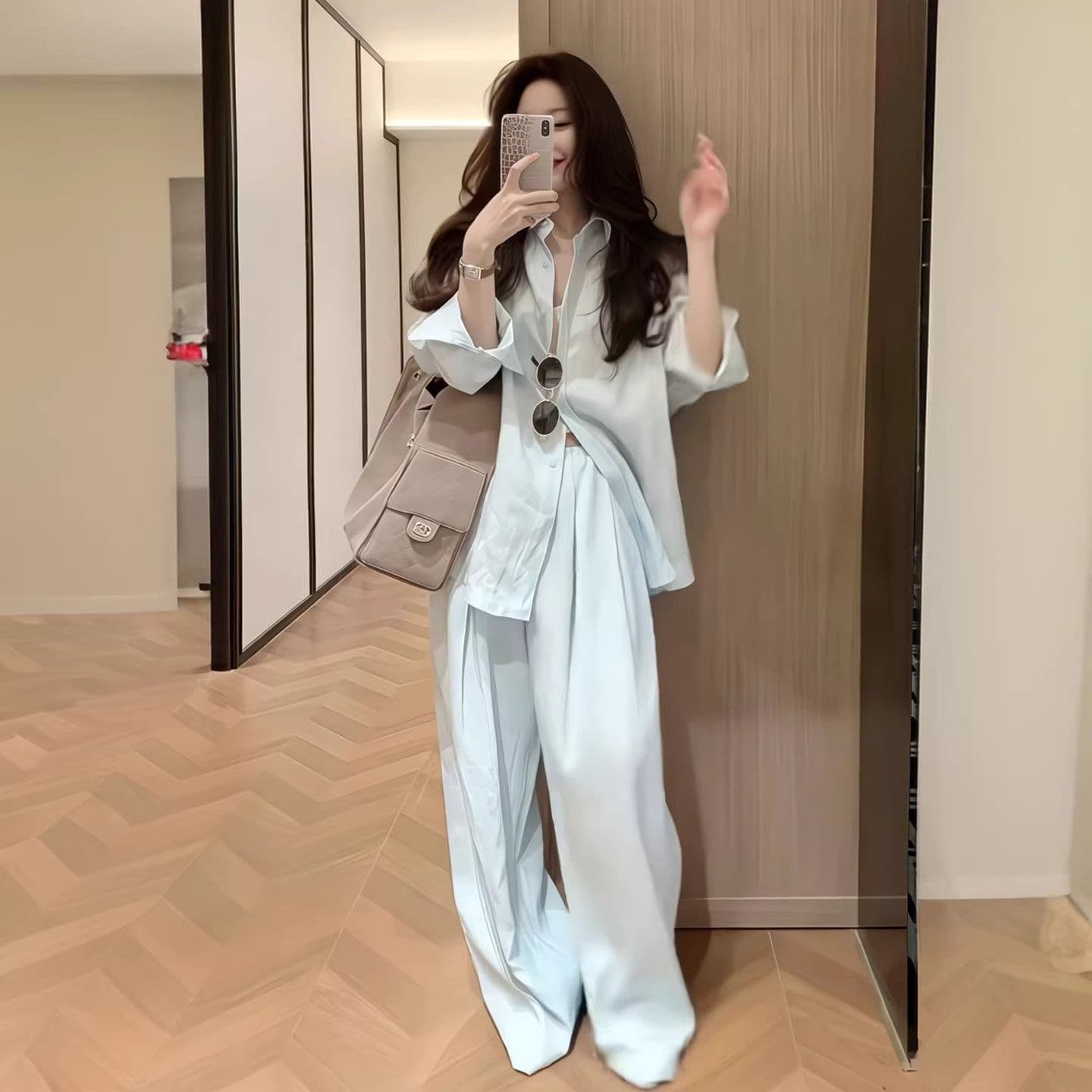 디스플레이 화이트 익스트림 제인 바람 느슨함 센스 셔츠 세트 여성 봄 가을 오래된 돈 바람 국방 사이 두 세트 와이드 레그 팬츠 슬림해 보이는 착용 가져 가라. 상세 이미지 2