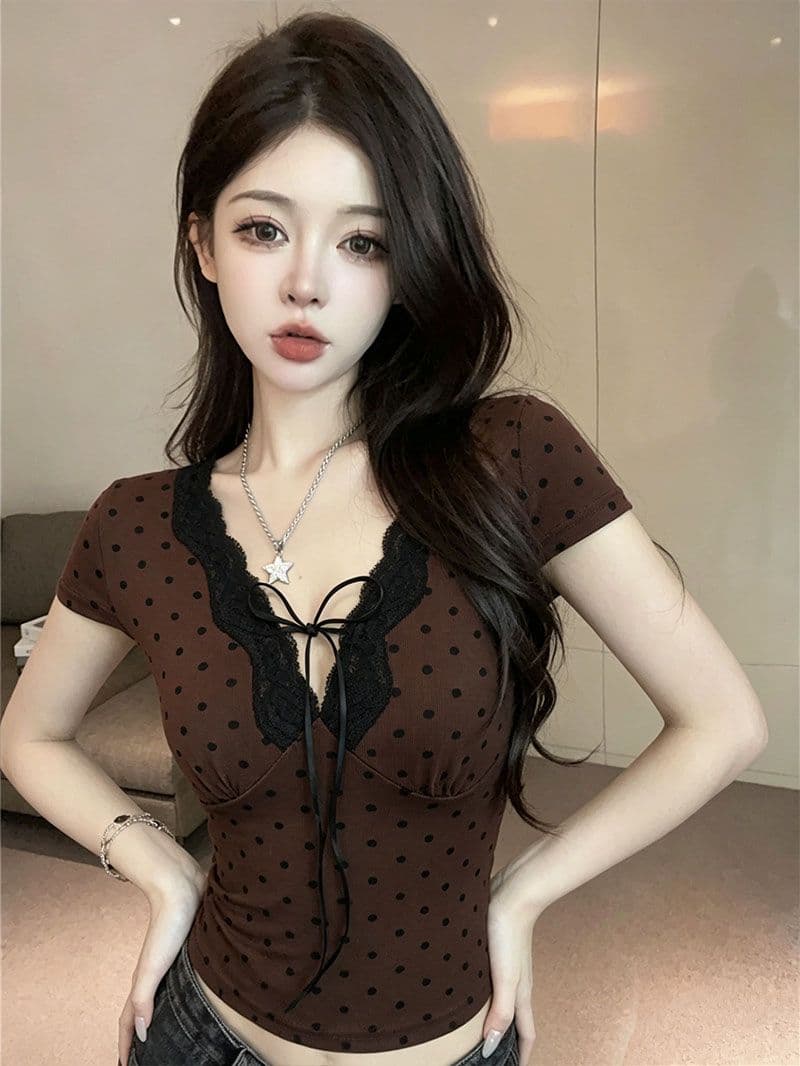 핫걸 도트 무늬 반팔 티셔츠 여름 슬림해 보이는 디자인 센스 기본 셔츠 긍정적 인 어깨 한 부서 레이스 작은 맨위 상세 이미지 4
