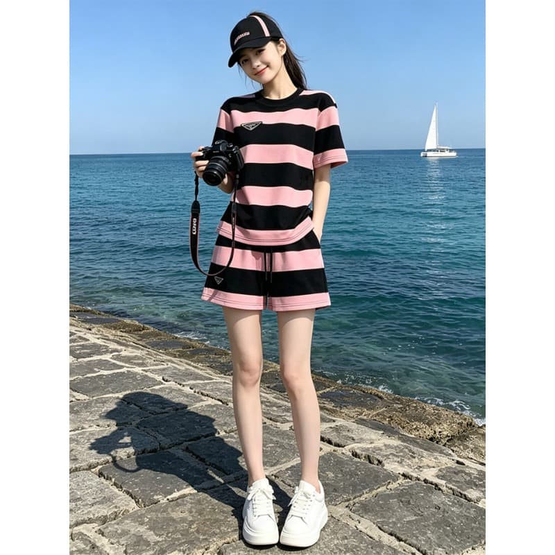 해군 스타일 스트라이프 반팔 반바지 두 조각 여성 세트 여름 루즈핏 슬림해 보이는 캐주얼 스포츠 슈트 여성 2026 새로운 상세 이미지 2