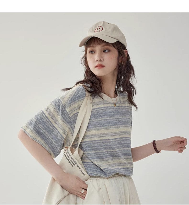순면 정가 안개 그림자 스트라이프 배색 라운드 넥 티셔츠 캐주얼 패션 미니멀리즘 반팔 여성 작은 대중 이른 가을 만나는 이미지 2