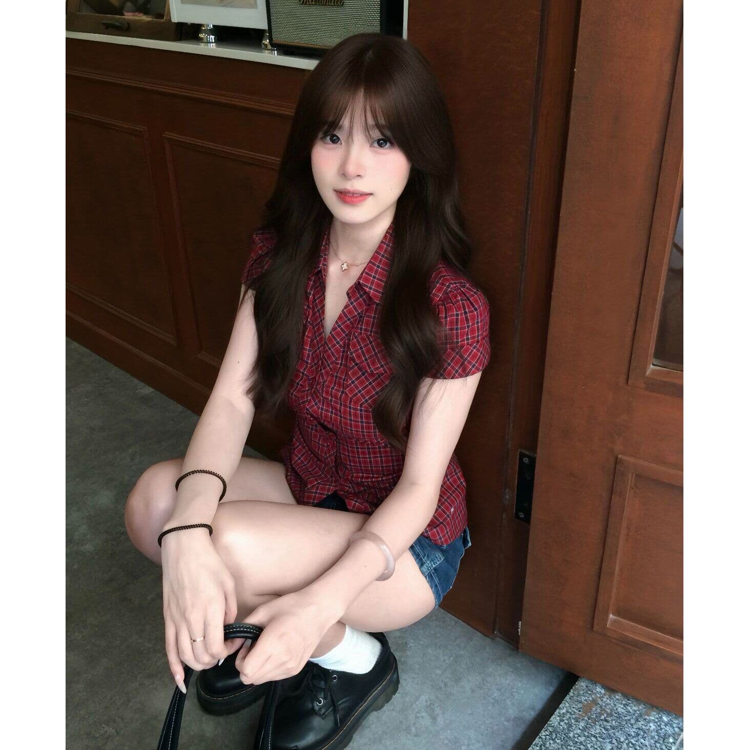 한 부서 레트로 빨간색 체크무늬 긍정적 인 어깨 반팔 여성 셔츠 꼬집기 허리 몸매 가꾸기 슬림해 보이는 다용도 맨위 이미지 2