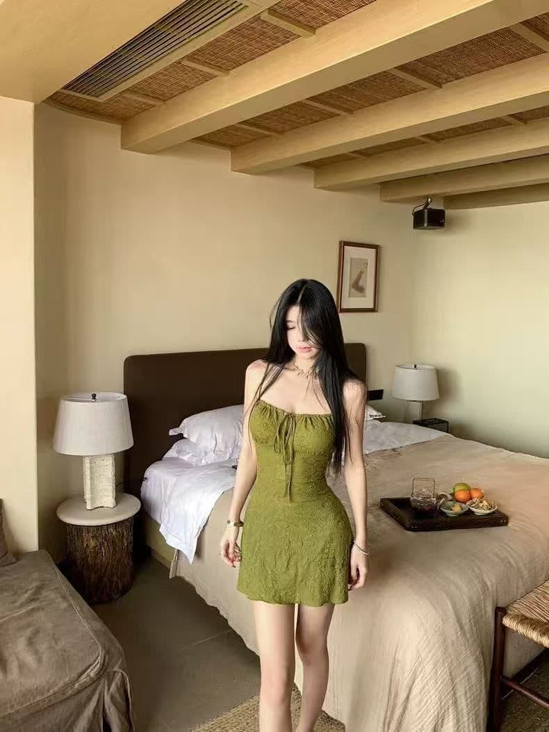 핫걸 단색 새로운 레트로 품격 스트랩 슬립 드레스 몸매 가꾸기 슬림해 보이는 여성 의류 여름 허리 수축 A라인 스커트 상세 이미지 2