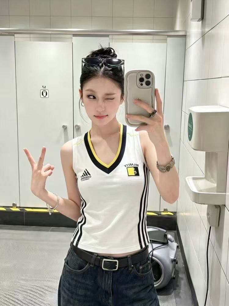 아메리칸 V넥 자수 저지 조끼 슬립 여성 여름 새로운 몸매 가꾸기 슬림해 보이는 핫걸 외출용 민소매 맨위 ins