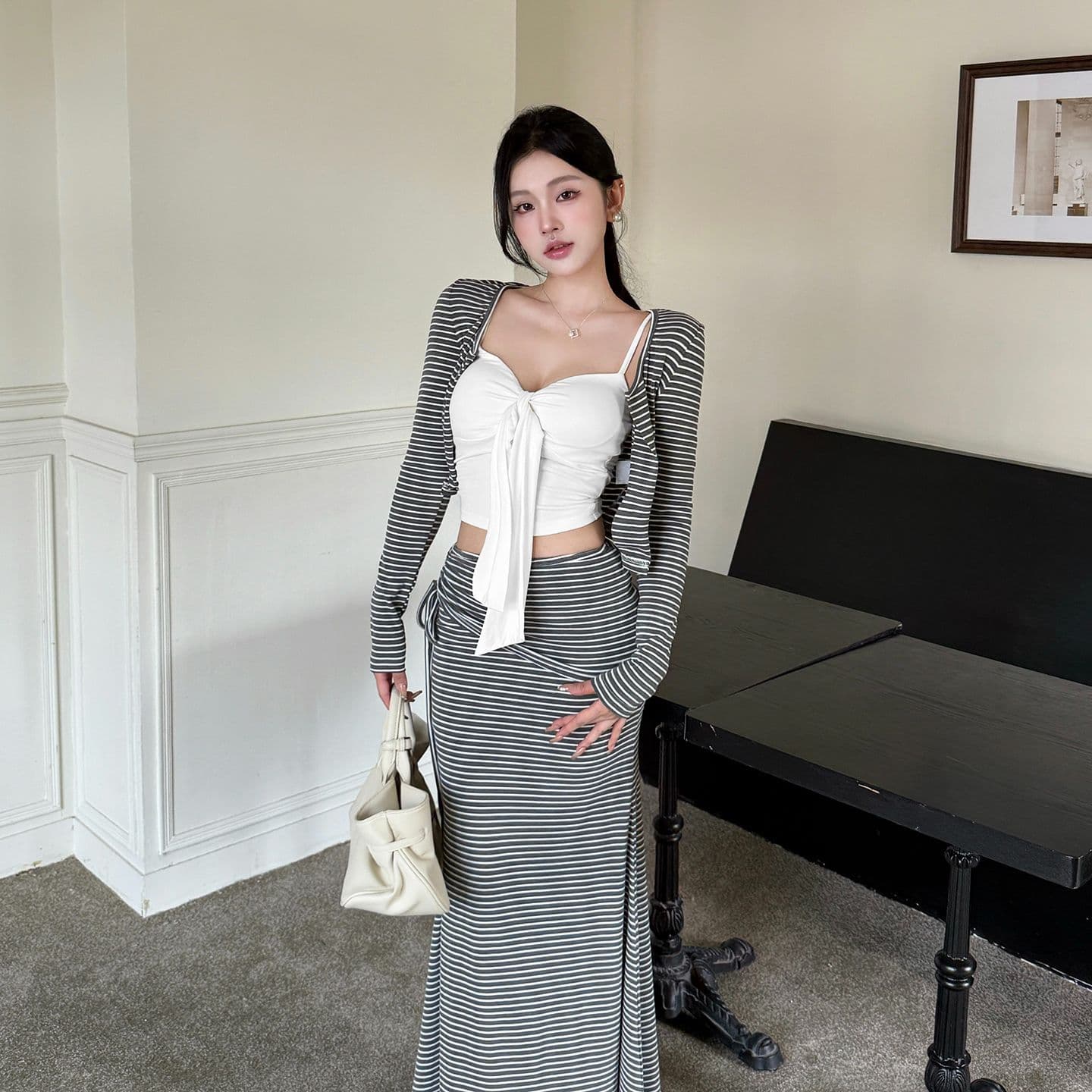 순수한 욕망 섹시함 캐미솔 긴팔 오픈 가디건 여성 가을 새로운 몸매 가꾸기 슬림해 보이는 스트라이프 타이트 스커트 롱 스커트 3종 세트 이미지 5