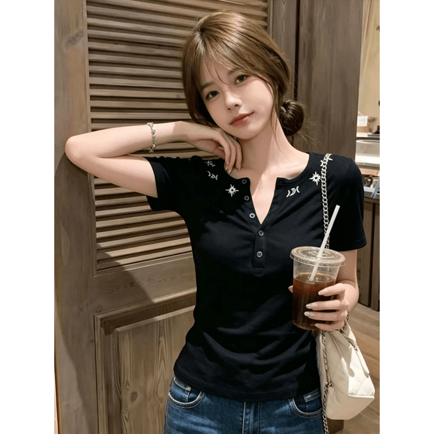 1 1 인 면 아메리칸 핫걸 바람 검정색 헨리 칼라 긍정적 인 어깨 반팔 티셔츠 여성 여름 새로운 이미지 2