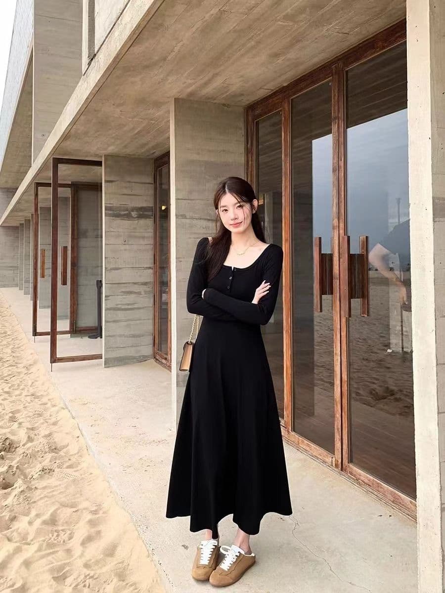 봄 가을 한국 스타일 슈퍼 요정 u 칼라 긴팔 드레스 2026 새로운 품격 몸매 가꾸기 슬림해 보이는 가을 인사이드 가져 가라. 만나는 롱 스커트 상세 이미지 4