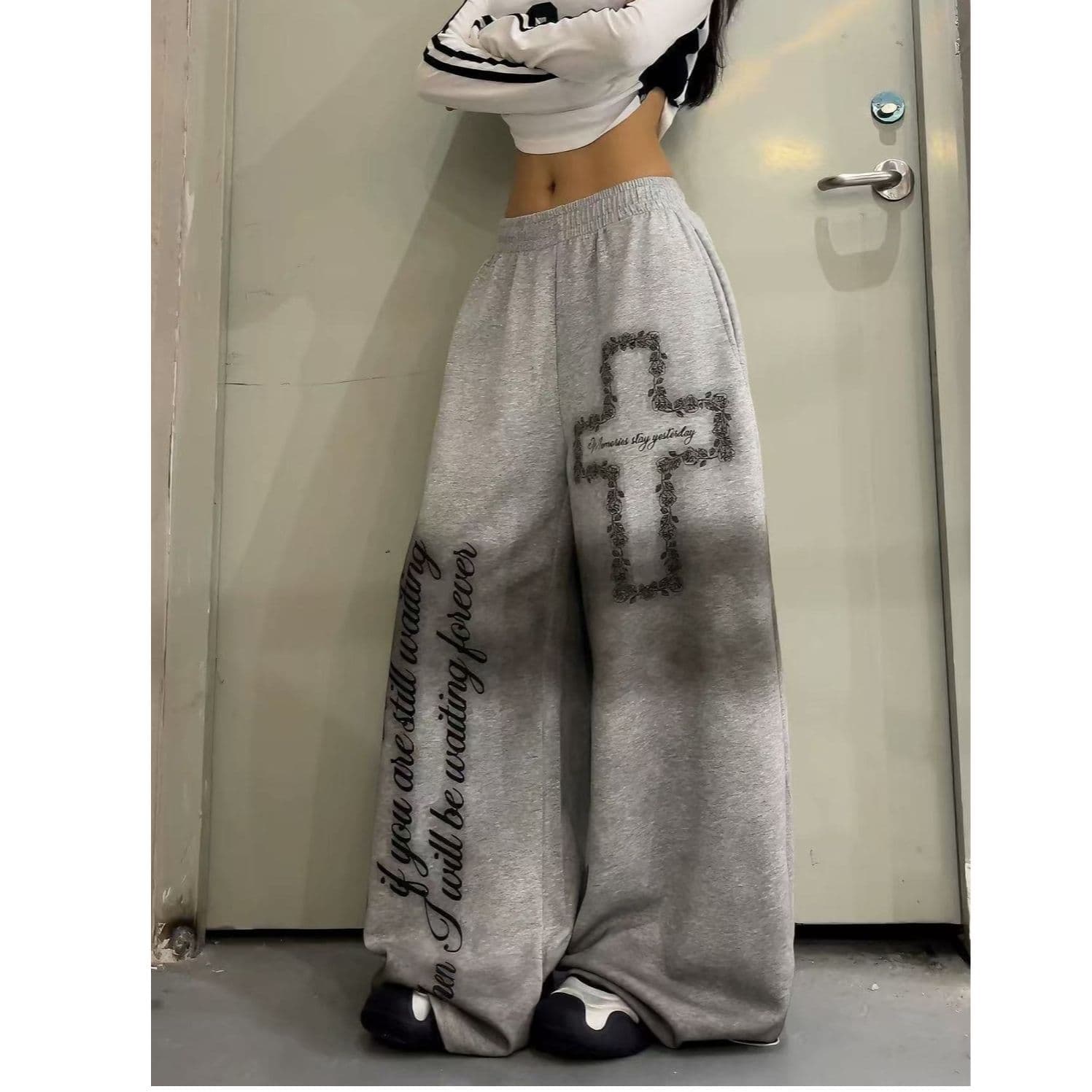 아메리칸 높음 거리 더러운 염색 십자가 알파벳 프린트 넓은 다리 모통이 칼 웨이 바지 여성 재즈 댄스 도루 센스 캐주얼 바지 트렌디 이미지 5
