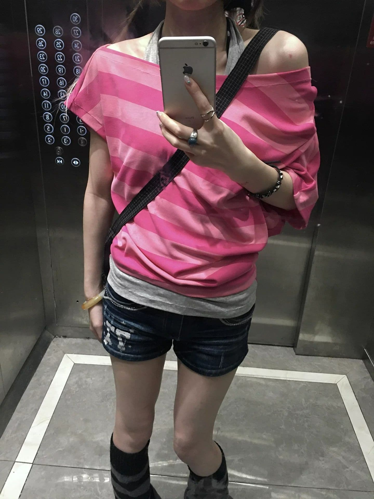 원본 컬러 짜임 원단 원본 것 페이크 레이어드 반팔 티셔츠 상세 이미지 2