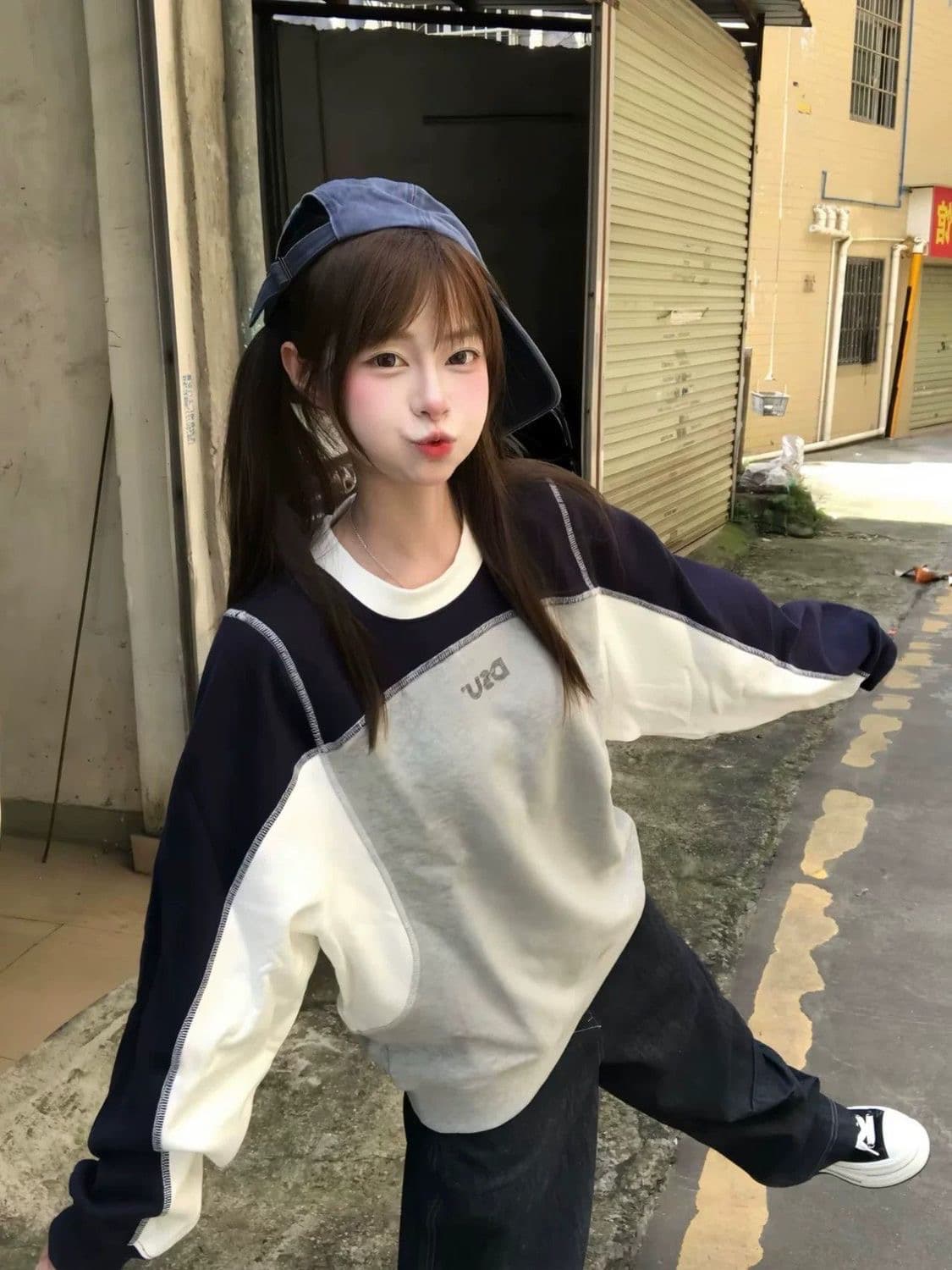 아메리칸 레트로 스트라이프 순면 긴팔 티셔츠 여성 이른 가을 루즈핏 디자인 센스 조수 브랜드 커플 배색 라운드 넥 맨위