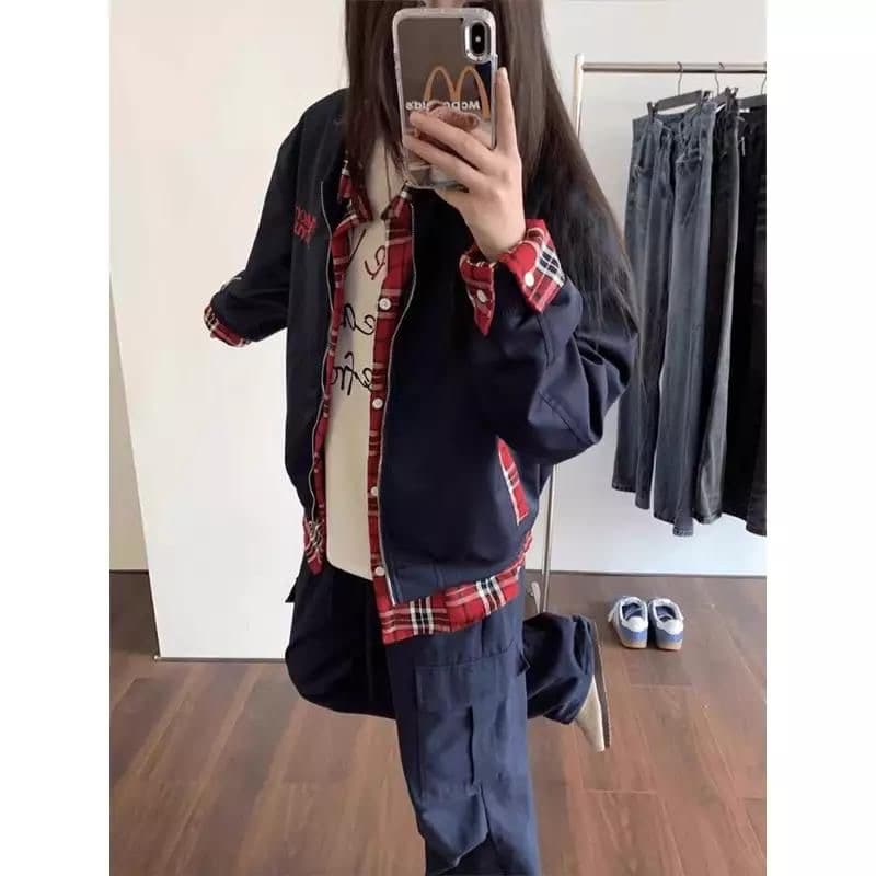빨간색 체크무늬 패치워크 페이크 레이어드 자수 재킷 아메리칸 레트로 루즈핏 캐주얼 다용도 커플 재킷 상세 이미지 3