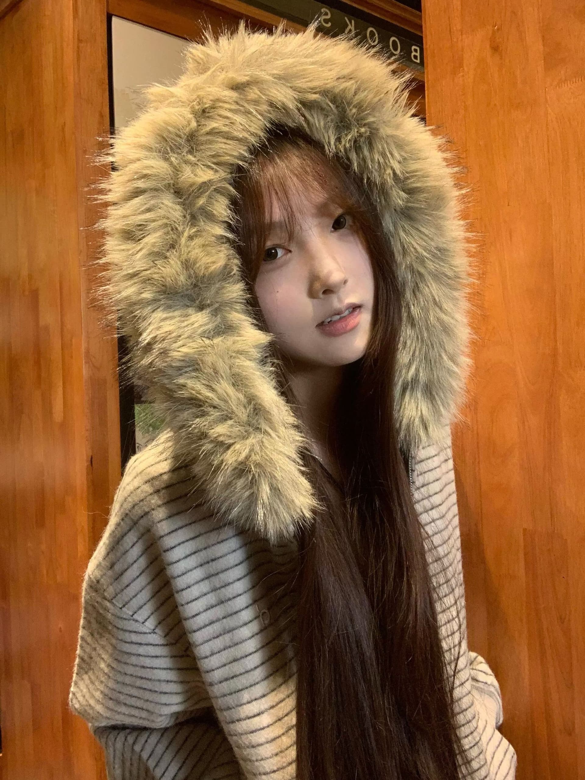 순수한 Mianhua 면 털이 있고 두꺼운 스트라이프 후드 지퍼 후드티 여성 코트 가을 겨울 모피 칼라 맨위 이미지 3
