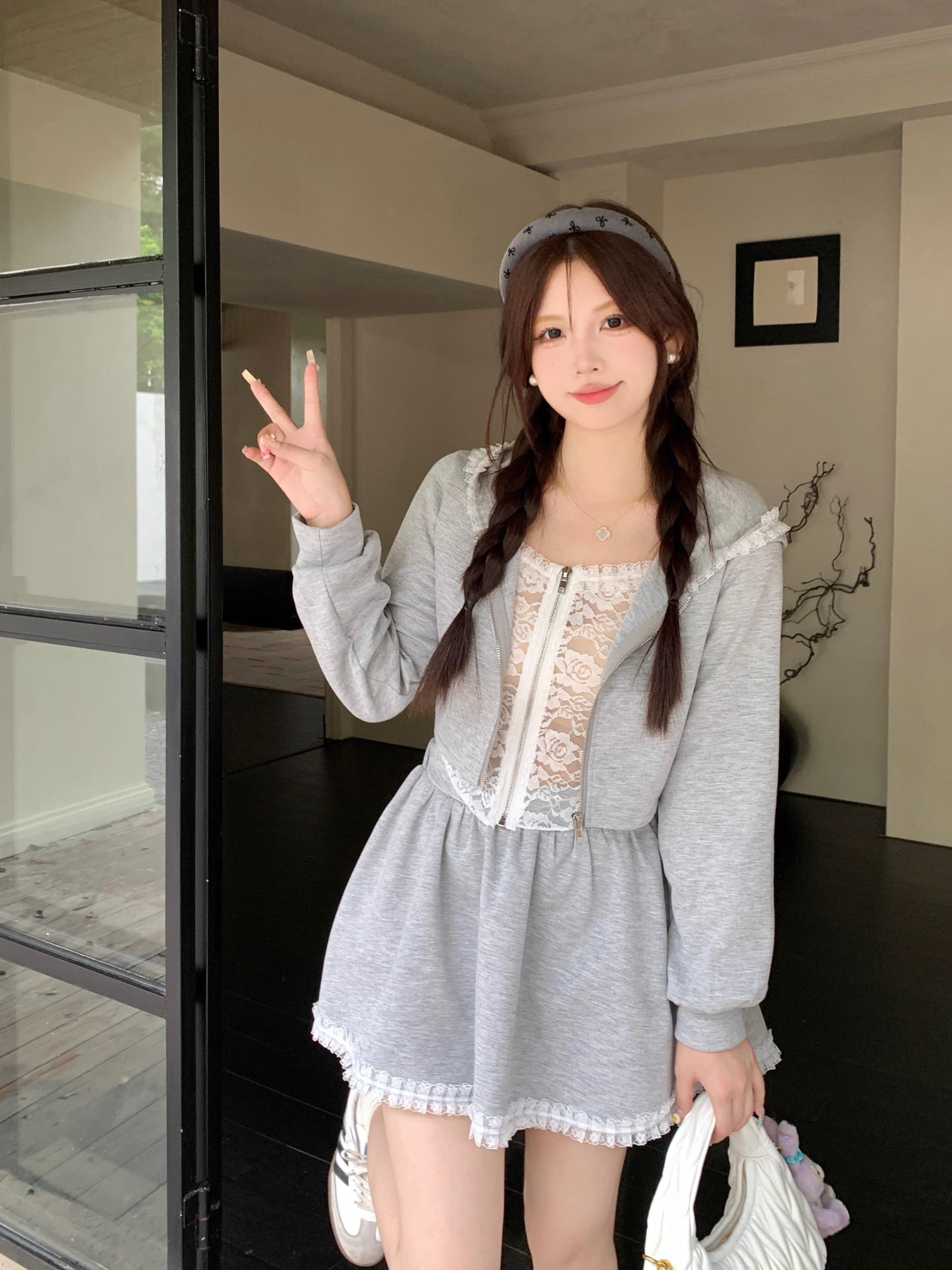 페이크 레이어드 레이스 후드 티 스웨터 여성 코트 2026 새로운 이른 가을 하이웨이스트 노출 방지 반신 미니 스커트 투피스 세트