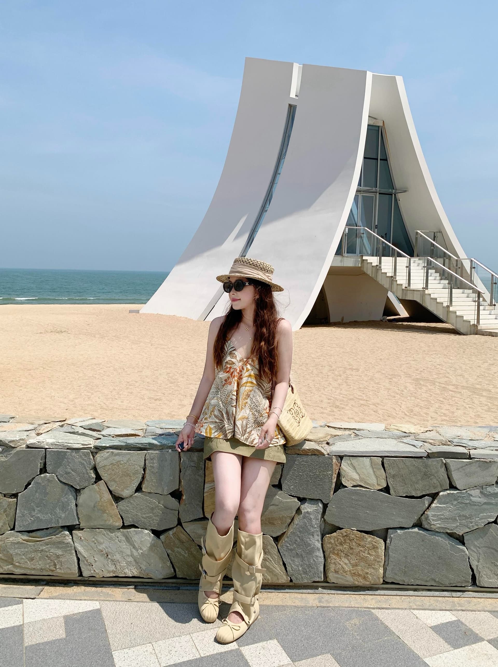 해변가 밖으로 조각 착용 가져 가라. 휴가 잎사귀 프린트 V넥 슬립 뒤로 여성 여름 민소매 루즈핏 슬림해 보이는 분위기 센스 맨위 이미지 4