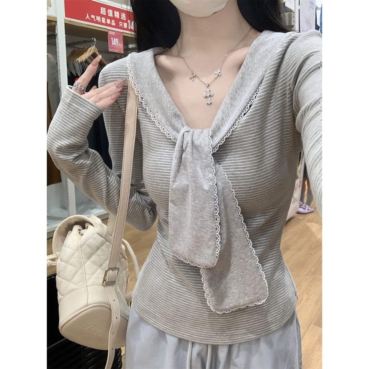 경관 그림 정가 원본 원단 달콤한 스타일 레이스업 긴팔 티셔츠 여성 가을 Chic 연령 감소 슬림해 보이는 스트라이프 맨위