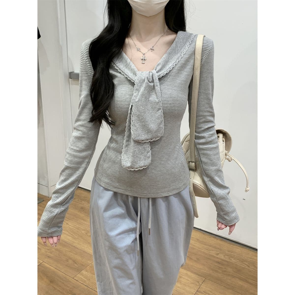 경관 그림 정가 원본 원단 달콤한 스타일 레이스업 긴팔 티셔츠 여성 가을 Chic 연령 감소 슬림해 보이는 스트라이프 맨위 이미지 3