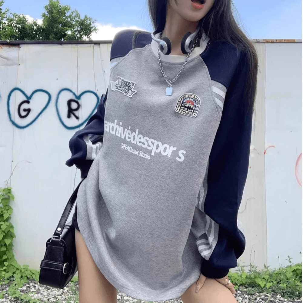항구 바람 디자인 센스 알파벳 프린트 배색 여성 2026 봄 가을 새로운 학원 스타일 루즈핏 긴팔 맨위 조류 소녀 상세 이미지 4