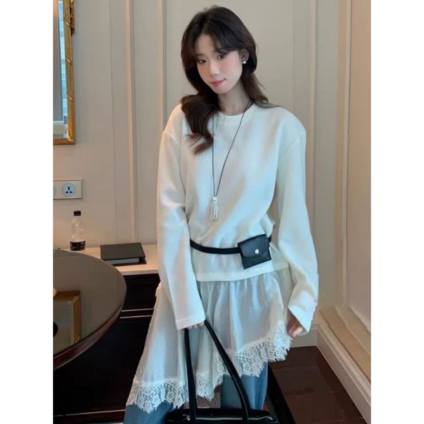 광저우 양모 구덩이 기사 2 2 프랑스식 달콤함 가을과 겨울 레이스 밑단 라운드 넥 맨위 여성 상세 이미지 1