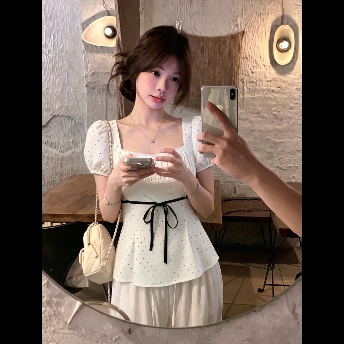 도트 무늬 광장 칼라 티셔츠 여성 여름 디자인 센스 슬림해 보이는 달콤한 스타일 거품 소매 스트랩 몸매 가꾸기 반팔 허리 수축 맨위 상세 이미지 2