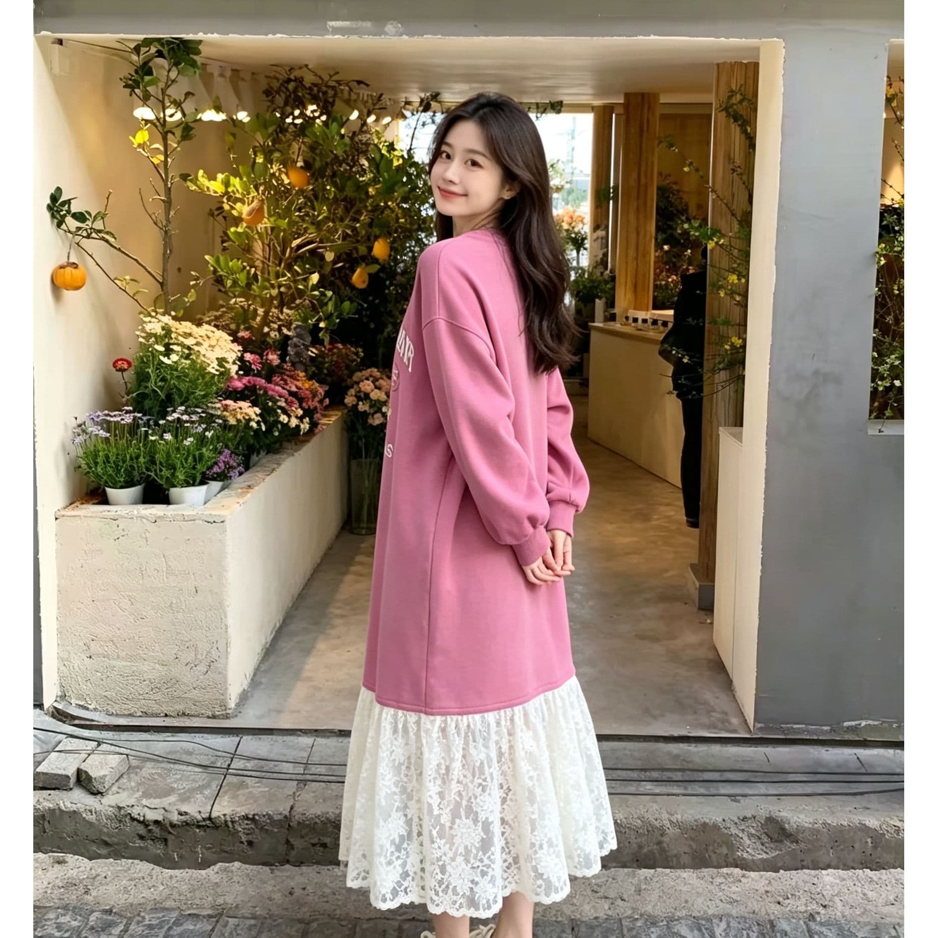 한 부서 핑크색 만화 프린트 후드티 드레스 여성 라운드 넥 긴팔 루즈핏 패치워크 화이트 레이스 연꽃 잎 롱 코트 게으른 상세 이미지 3