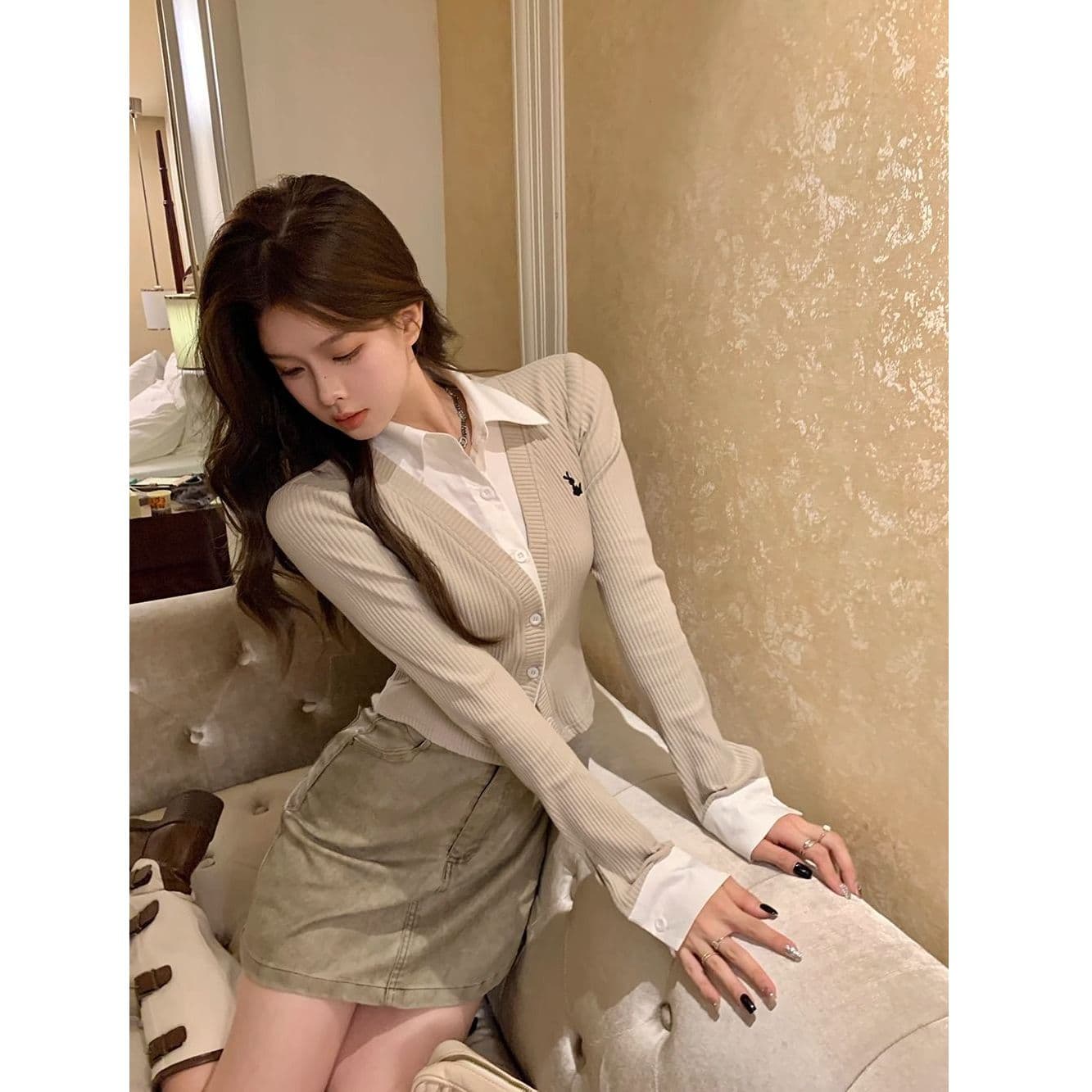 원본 원단 POLO 칼라 자수 긴팔 여성 가을 디자인 센스 셔츠 패치워크 쇼트 스타일 페이크 레이어드 맨위 상세 이미지 3