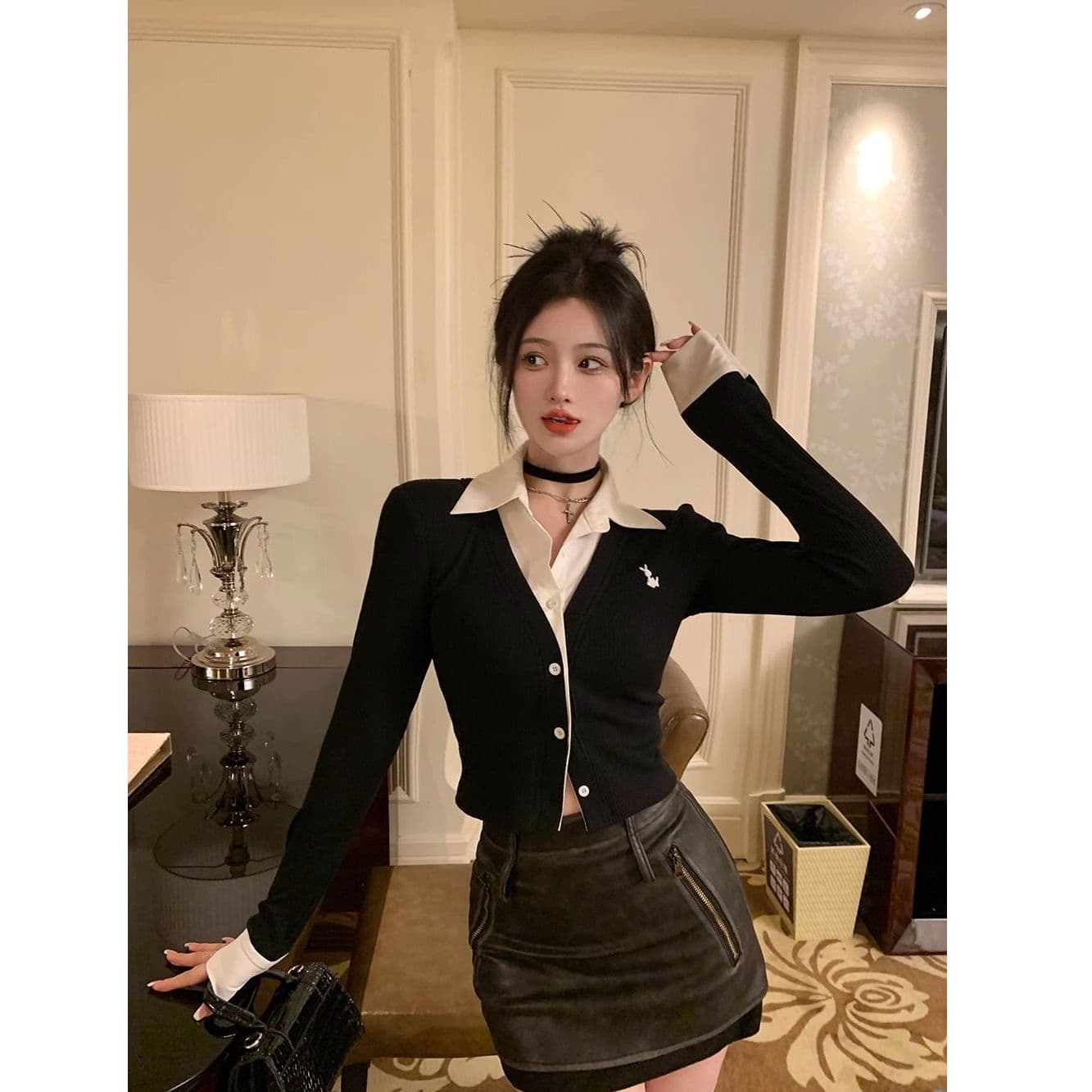 원본 원단 POLO 칼라 자수 긴팔 여성 가을 디자인 센스 셔츠 패치워크 쇼트 스타일 페이크 레이어드 맨위 상세 이미지 4