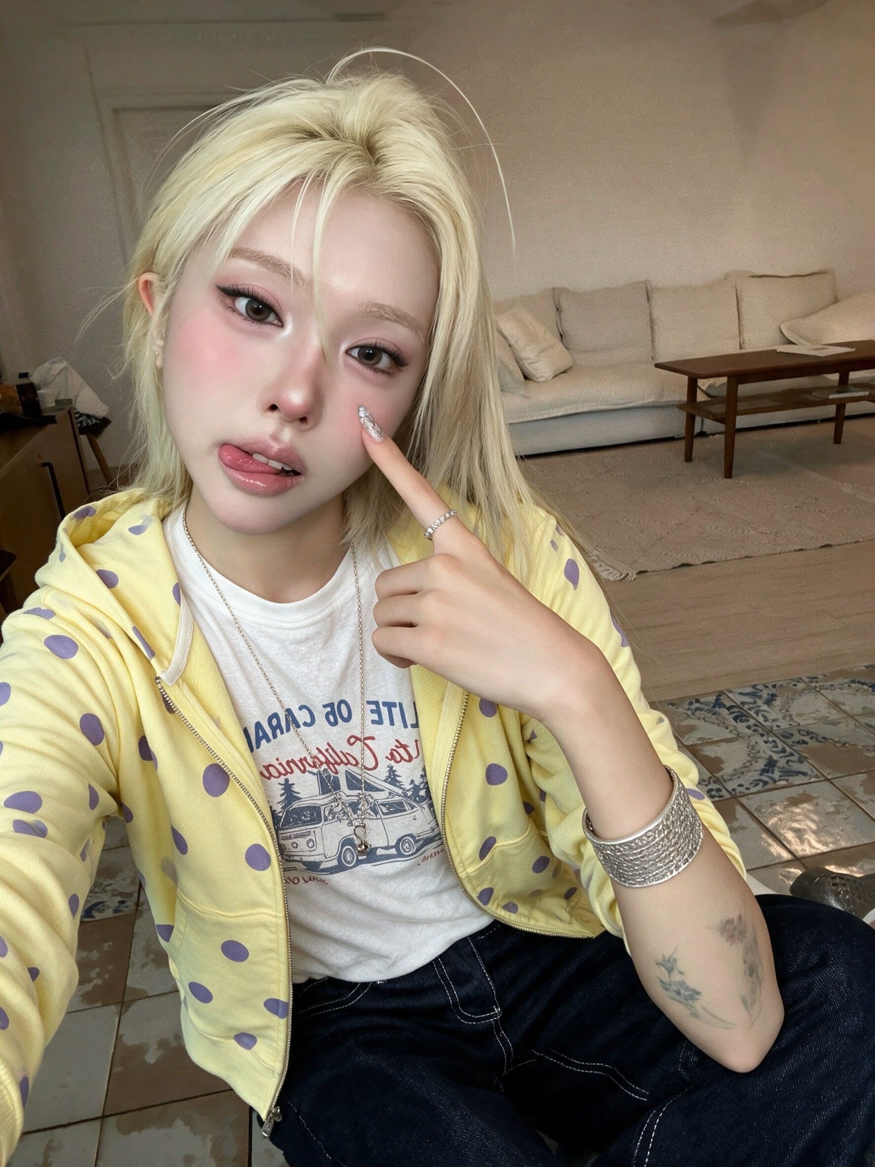 후아 면 복합 한 부서 우유 황색 쇼트 스타일 도트 무늬 후드 티 스웨터 오픈 가디건 여성 가을 지퍼 재킷 상세 이미지 4