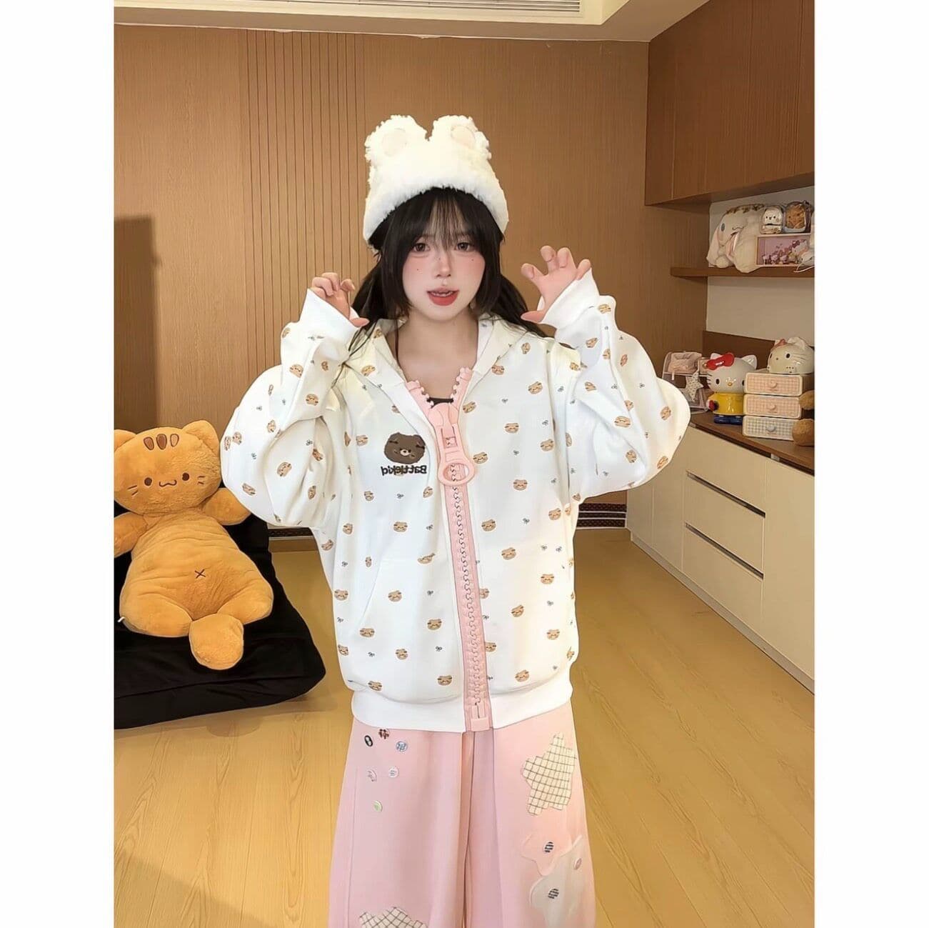 후아 면 복합 가을 재킷 아메리칸 만화 작은 곰 알파벳 살구 색상 지퍼 오픈 가디건 후드티 여성 상세 이미지 3