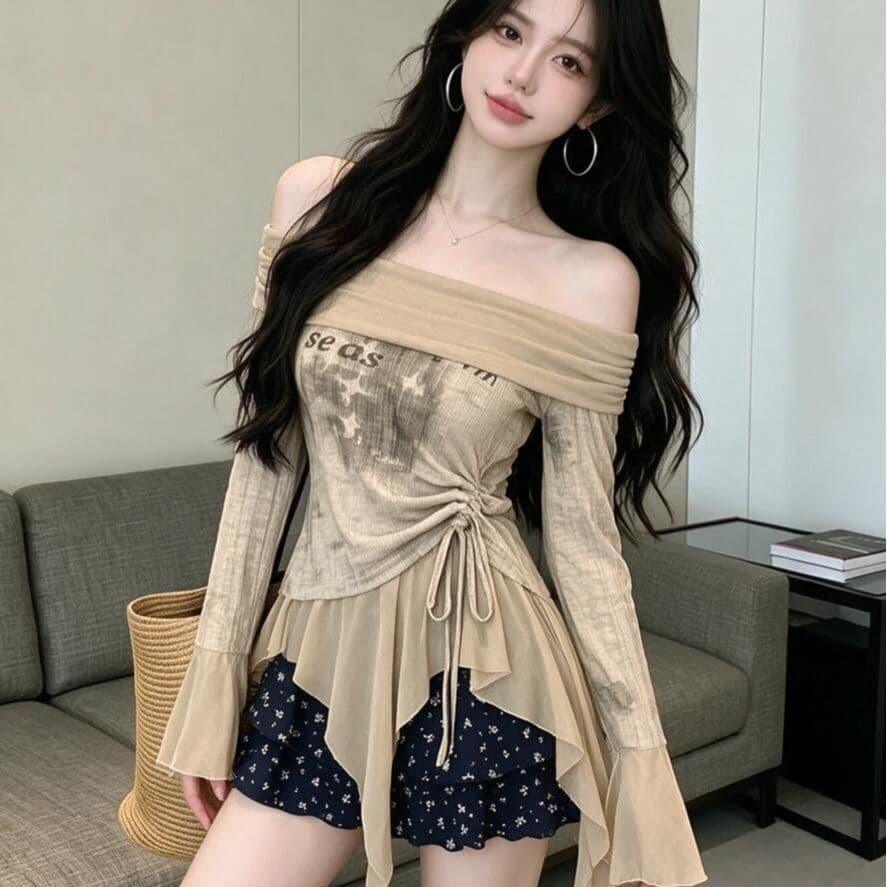 나팔 소매 프릴 홀치기 염색 오프숄더 맨위 홍콩 느낌 레트로 섹시함 불규칙 펌프 로프 몸매 가꾸기 슬림해 보이는 티셔츠 트렌디