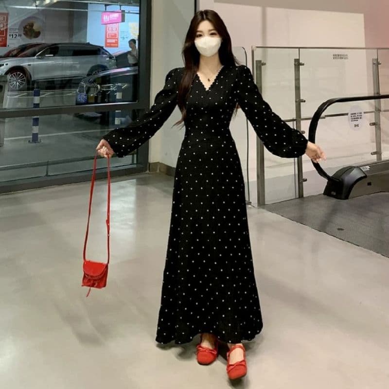 프랑스식 검정색 V넥 도트 무늬 드레스 여성 의류 봄 가을 고급 센스 품격 허리 수축 슬림해 보이는 연령 감소 무릎 아래 롱 스커트 이미지 3